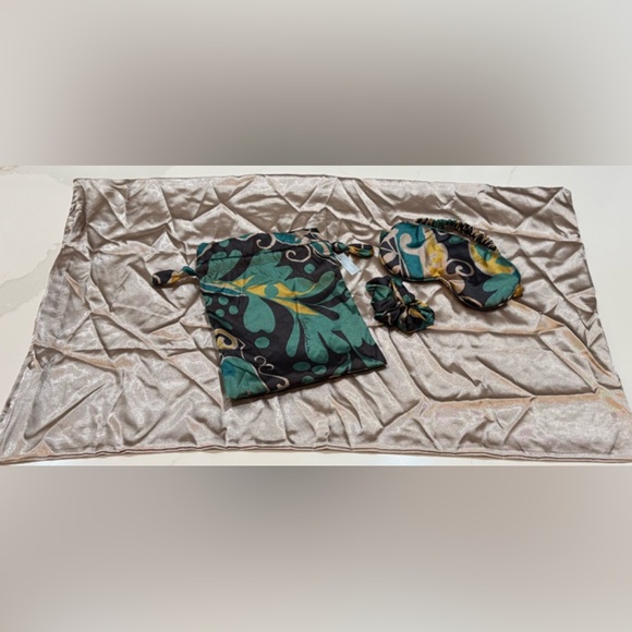 chicos Accessories - CHICO'S POUCH, EYE MASK, PILOW CASE, HAIR SCRUNCHIE SILKY SATIN SET NEW NWT